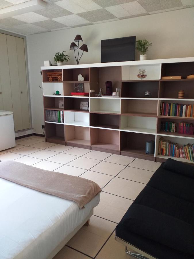 Chez Naomi Bed and Breakfast Saint-Jean-de-Cornies Εξωτερικό φωτογραφία